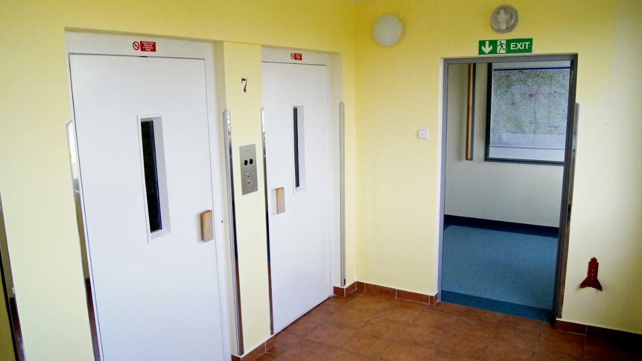 Km House černý Most Praha